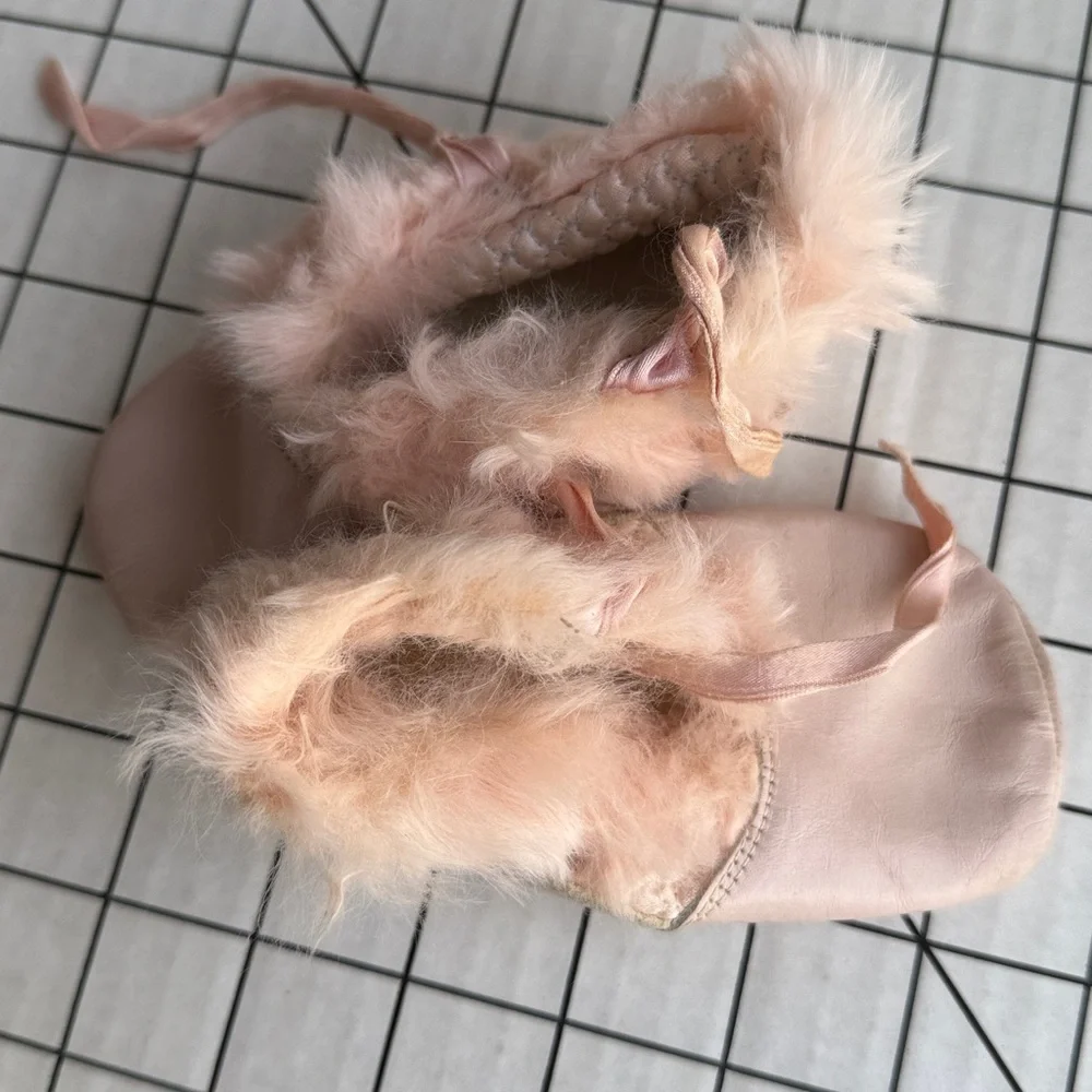 Vintage 1950s Pink Leather Baby Shoes Rabbit Fur Trim Ribbon Ties Prewalker